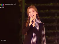 Hòa Minzy duyên dáng trong chương trình “Mùa Xuân thống nhất”