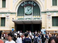 Number of tourists soars during national reunification holidays