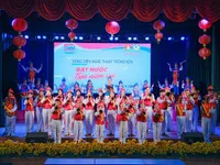 10,000 children join instrument programme to mark 50th anniversary of national reunification
