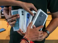 Apple cân nhắc tăng giá iPhone