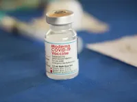 Chính quyền Trump hạn chế tiếp cận vaccine ngừa COVID-19