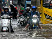 Lũ lụt nghiêm trọng ở thủ phủ tài chính Mumbai của Ấn Độ
