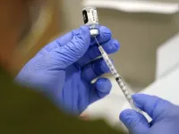 Mỹ bỏ khuyến cáo tiêm vaccine COVID-19 cho trẻ em và thai phụ khỏe mạnh
