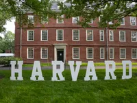 Hoãn tước quyền tuyển sinh viên quốc tế của Đại học Harvard