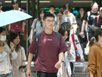 Lệnh tạm ngừng cấp visa du học của Mỹ gây lo ngại