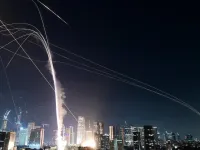 Uy lực tên lửa Iran mạnh cỡ nào để có thể "chọc thủng" Vòm Sắt của Israel?