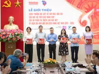 Đọc sách 'Những bài viết về văn hóa, báo chí của Bác Hồ trên Báo Nhân Dân' nhân 100 năm Báo chí Cách mạng Việt Nam