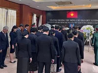 OVs, international friends in Laos pay tribute to former President Tran Duc Luong