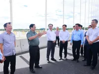 PM inspects key infrastructure projects in Hue
