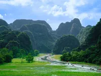 Northern tourist sites light up for National Day holiday