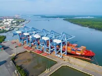 Vietnam accelerates industrial restructuring, targets major logistics hub
