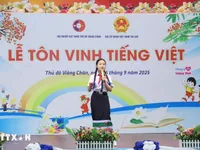 Vietnamese community in Laos honour mother tougue