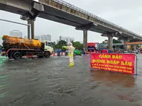 Torrential rain hits Hanoi following Storm Matmo, flooding warned for inner areas