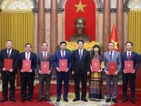 State President presents title of ambassador to diplomats