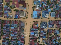 Cambodian King extends sympathy to Vietnam over recent flooding