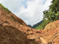 Traffic expected to resume by Oct.7 night at flood-blocked points nationwide