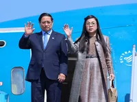 PM returns to Hanoi, concluding trip to Kuwait, Algeria, South Africa