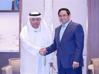 PM meets Kuwaiti officials, businessmen, calls for specific joint projects