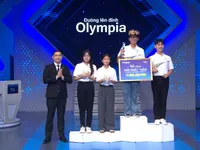 Cool-headed schoolboy advances decisively to win the Road to Olympia Mount Laurel wreath