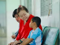 December episode of  Kindness Bus   Brings Warmth to a Home Built on the Word “Love”