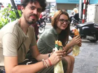 Foreign visitors captivated by Hanoi’s street food culture