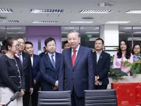 Party leader pays Tet visits to Vietnam Television, Voice of Vietnam