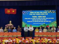 Deputy PM brings Tet cheer to Tay Ninh’s workers, disadvantaged families