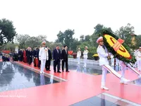 Party, State leaders pay tribute to President Ho Chi Minh ahead of Lunar New Year