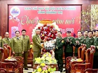 Lao delegation pays Tet visit to Quang Tri Border Guard Command