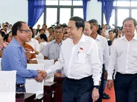 Top legislator meets with Ho Chi Minh City voters, pledging to address urgent issues