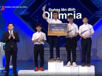 Quang Tri Schoolboy wins the laurel wreath of Road to Olympia Mount