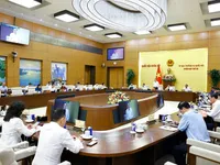 NA Standing Committee urges updated macro scenarios amid rising economic risks
