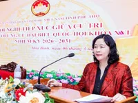 Front leader meets voters in Phu Tho