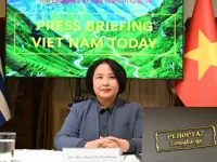 Ambassador updates Greek media on Vietnam’s renewal achievements