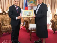 Vietnam seeks to deepen ties with South Pacific partners
