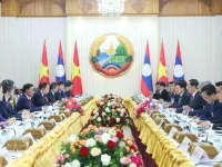 Permanent member of Party Central Committee’s Secretariat meets with Lao PM