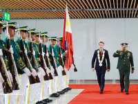 PM Le Minh Hung arrives in Philippines for 48th ASEAN Summit
