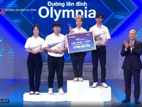 Schoolgirl from Chu Van An High School for the Gifted (Hanoi) Wins Road to Olympia Mount Laurel Wreath