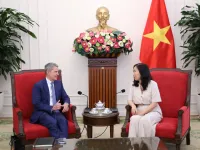 Vietnam, CNN discuss media cooperation, promotion for APEC 2027