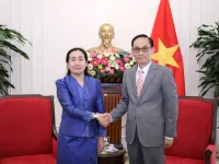 Foreign minister hosts newly-appointed Cambodian Ambassador