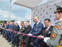 Vietnam attends international defence, security exhibition in Slovakia
