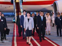 Japanese PM arrives in Hanoi, beginning official visit to Vietnam