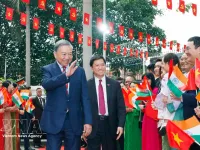 Party General Secretary, State President To Lam meets with Vietnamese community in India