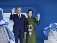 Top Vietnamese leader concludes official visit to Thailand, heading to Singapore