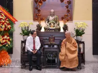 Top legislator extends Vesak greetings in Ho Chi Minh City