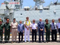 Canadian Navy ship pays friendship visit to Da Nang