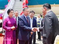 Top Vietnamese leader begins official visit to Thailand
