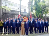 Top Vietnamese leader pays tribute to President Ho Chi Minh in Manila