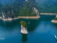 Discovering 'inland Ha Long Bay' amid vast forests of Tuyen Quang