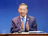 Vietnam needs more modern, creative working class: Top leader